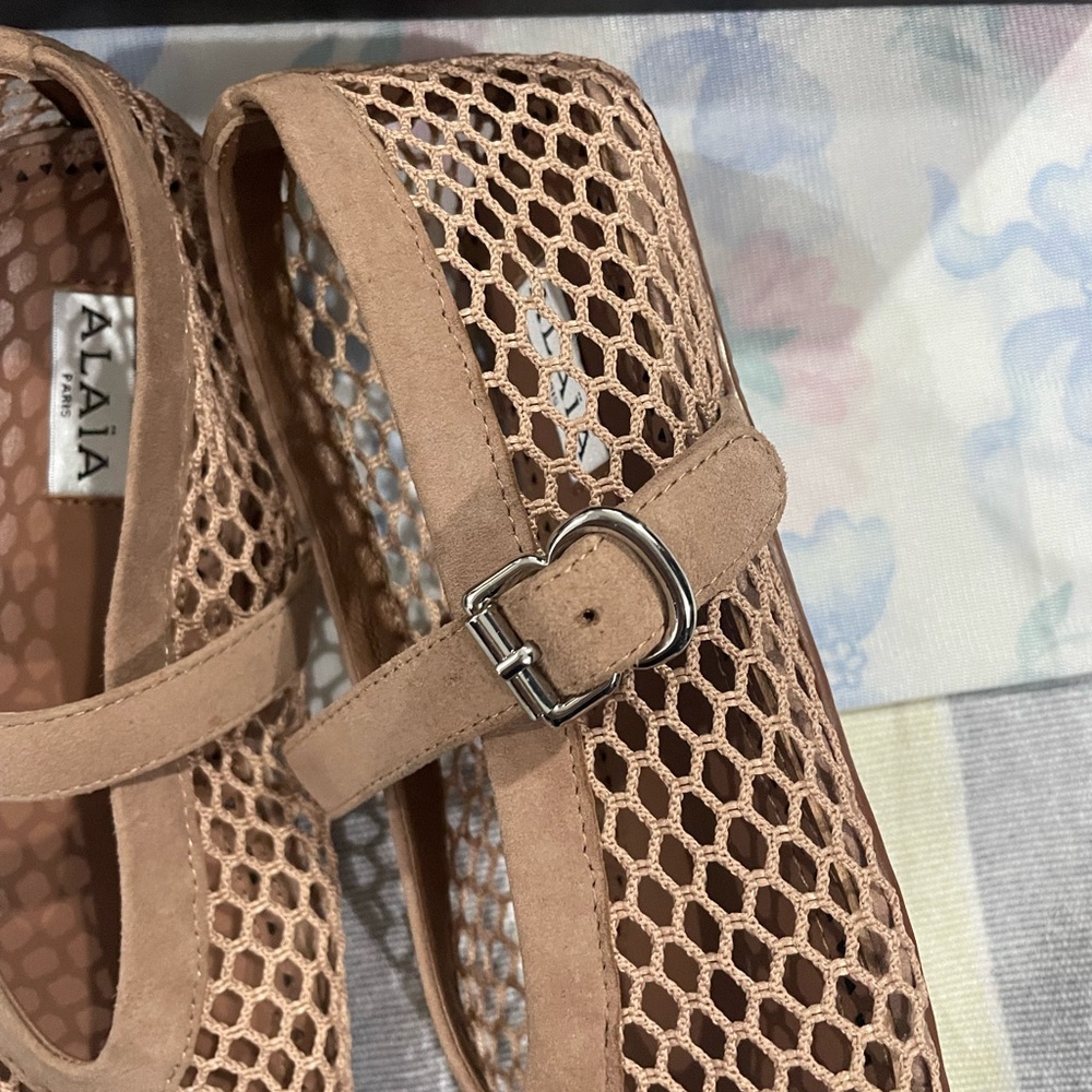 Alaïa Beige Mesh Mary Jane Flats with Ankle Strap - Picture 7 of 10